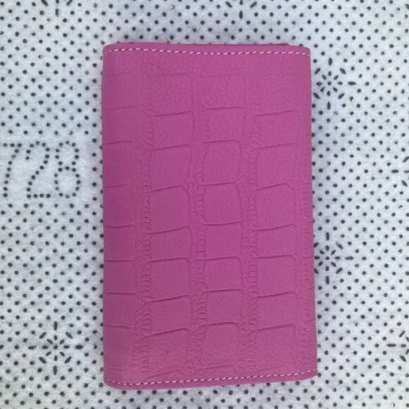 Premium Women’s Leather Wallet with Multi-Card Storage